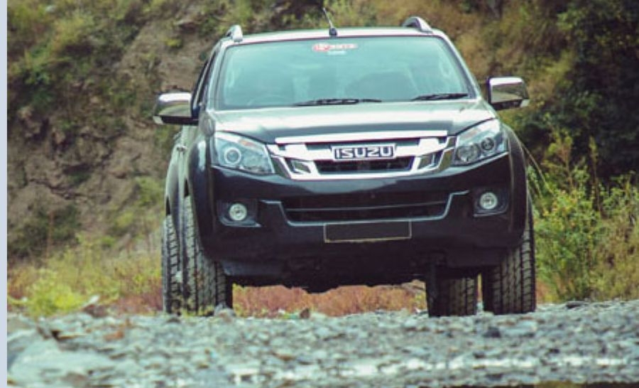 Isuzu Dmax Vcross 4*4 MT Dsl